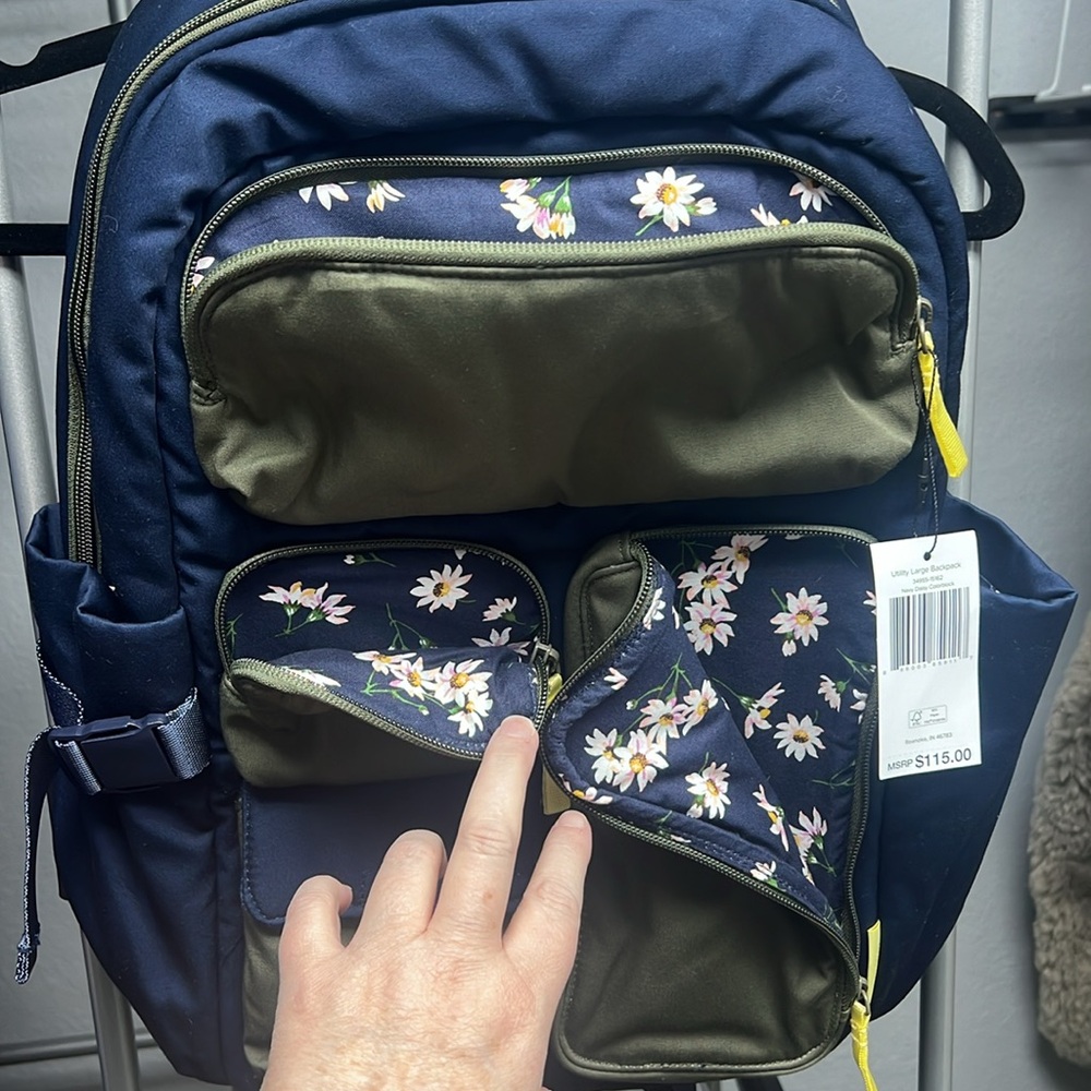 Vera Bradley Women's Cotton Utility Large Backpack Navy Daisy Colorblock. NWT